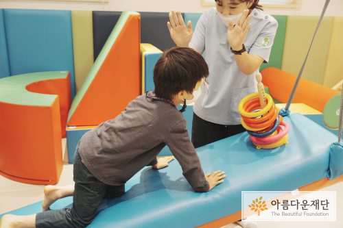 재활치료 중인 이른둥이