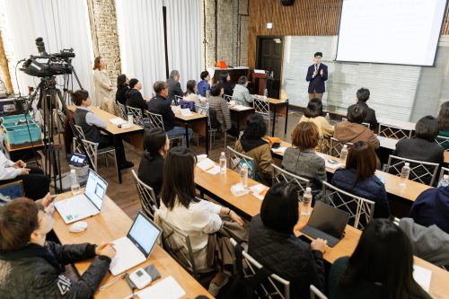 질문하며 끈을 놓지 않는다는 것 – 마음을잇는,나눔산책 강연 후기